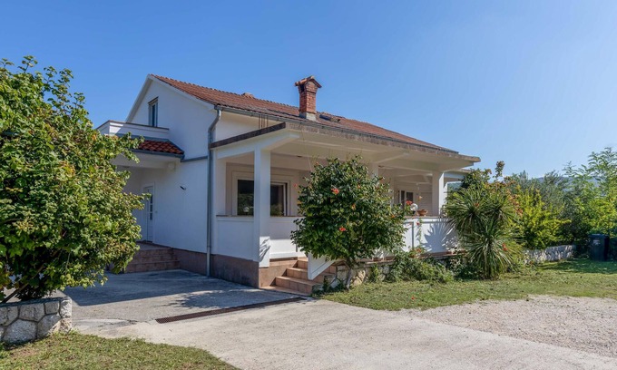 Rab Town House | Cozy home in Supetarska Draga with WiFi