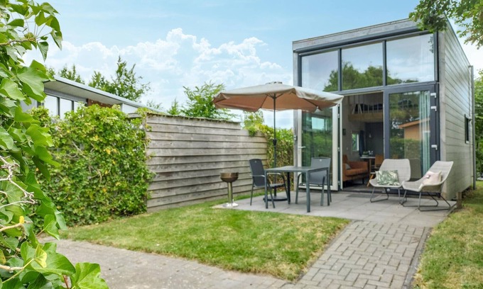 Sint-Annaland House | Cozy home in Sint-Annaland with kitchen