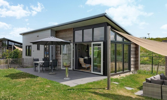 Sint-Annaland House | Cozy home in Sint-Annaland with WiFi