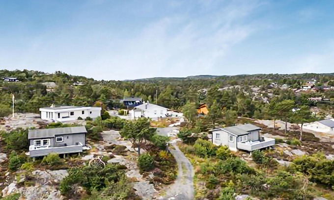 Bamble House | Cozy home in Stathelle with kitchen