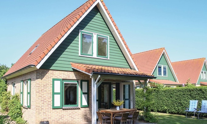 Zonnemaire House | Cozy home in Zonnemaire with WiFi