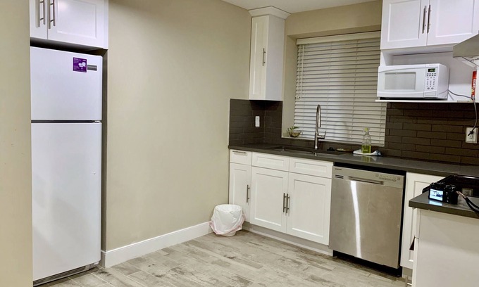 Burke Mountain House | Cozy Home is located in Burke Mountain