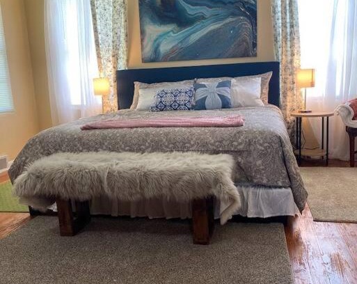 Jacksonville House | Cozy home, King bed, 3 bedrooms,close to downtown beaches towncenter