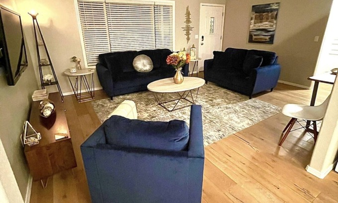 Southwest Ada County Alliance House | Cozy home located next to everything you need ✈️🛍🛣🍽