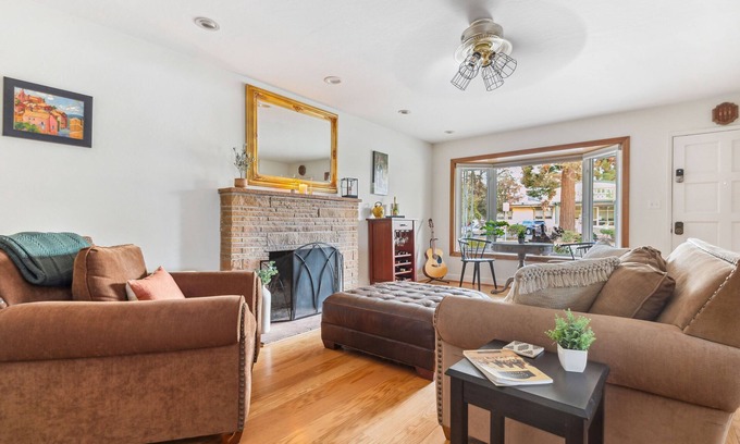 Castro Valley House | Cozy home w/firepit, close to great hiking trails, wineries + San Francisco Bay