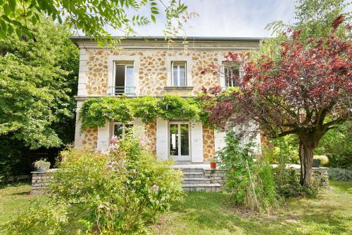 Limeil-Brevannes House | Cozy house with garage & large garden, PARIS Center 30min RER A, Orly airport