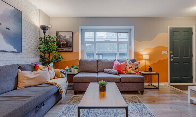 Downtown Eastside Villa | Cozy Industrial Townhouse, King Bed, 3 Min to Downtown