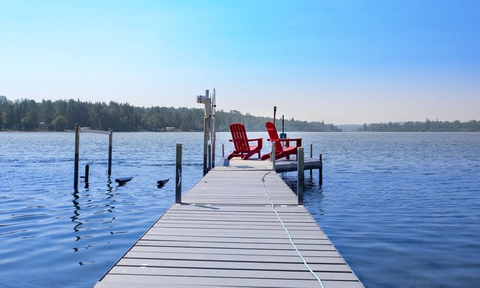 Central Alberta House | Cozy Lakefront! Lac La Nonne, Alberta