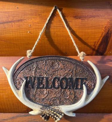 Golden House | Cozy Lake Cabin