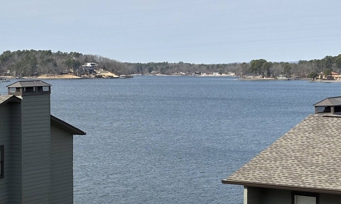 Lake Hamilton Condo | Cozy lake get-away