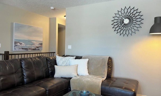 Markerville House | Cozy Lake Getaway - No Cleaning Fee!