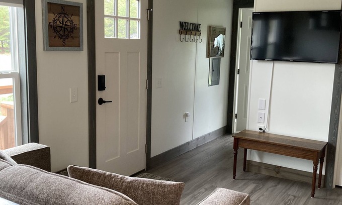 Columbia Falls House | Cozy little tiny home close to Whitefish, Columbia Falls, and Airport
