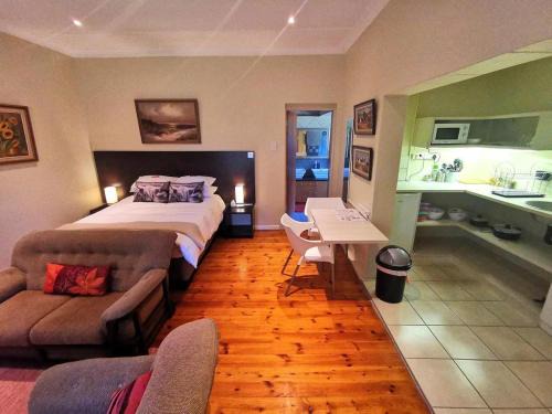Lyttelton Manor Apartment | Cozy Manor Guestrooms