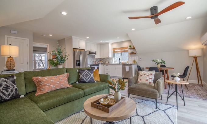 Old Southwest Apartment | Cozy Midtown Loft. Walk Everywhere!