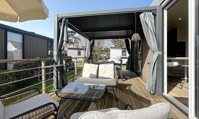 Jullouville House | Cozy Mobile Home, 4p, 200m to Beach, Pool, Fitness, Parking