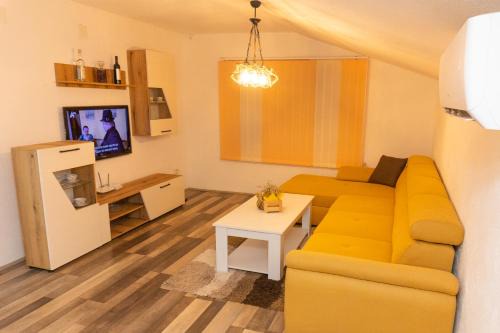 Mrzenci Apartment | Cozy Modern Apartment