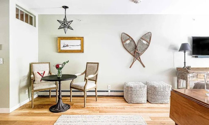 Warren Condo | Cozy modern chalet with ski-in/ski-out convenience!