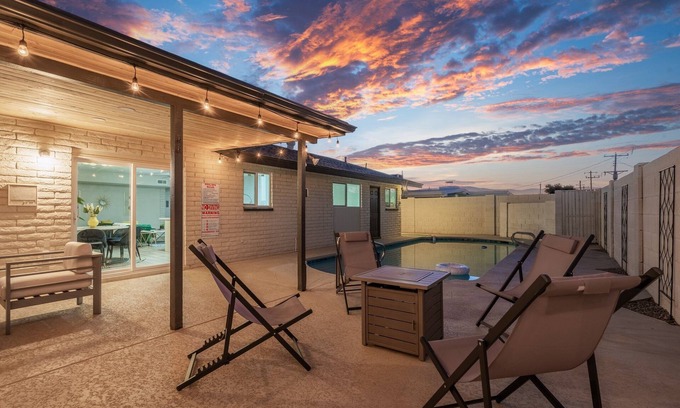 North Mountain House | Cozy Modern-PrivateHeated*Pool+PerfectLocation+FUN