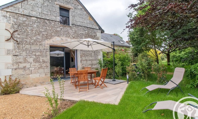 Saint-Mathurin-sur-Loire Cottage | Cozy Modern Retreat: Renovated, Terrace, Near Loire River & Castles, Ideal for Couples