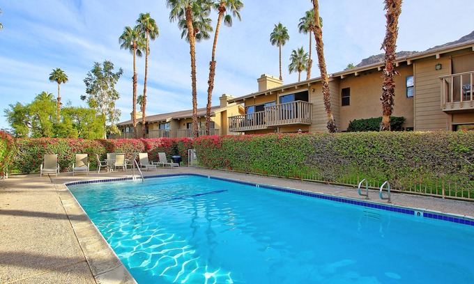 Indian Wells House | Cozy Mountain Cove 2Br/2Ba Townhome in Indian Wells with great community Pool