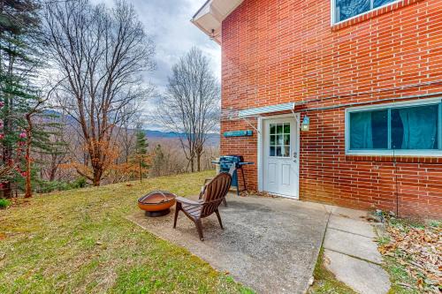 Waynesville Hotel | Cozy Mountain Hideaway