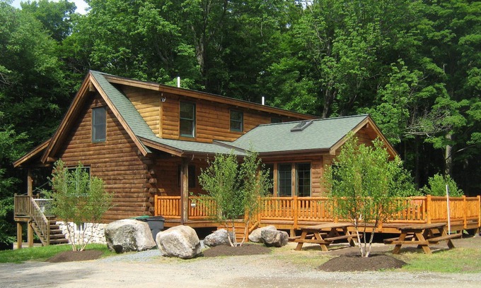 Newfoundland Cabin | Cozy Mountain Top Log Home on Private 50 Acre Woodland. Your Retreat Awaits.