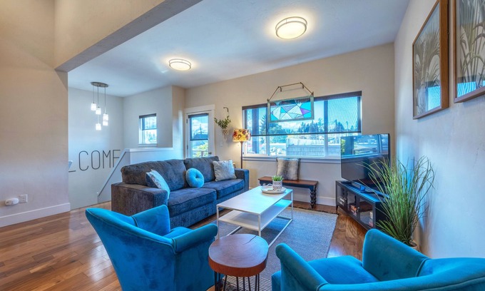 Hood River House | Cozy, Near Downtown, Height of Hood River