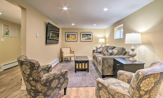 North Bend Apartment | Cozy North Bend Getaway in Walkable Location!