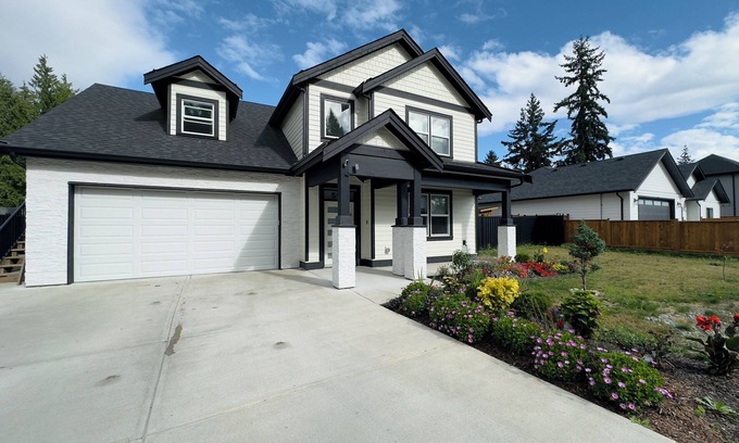 Gibsons House | Cozy one bedroom suit on Gibsons with private entrance