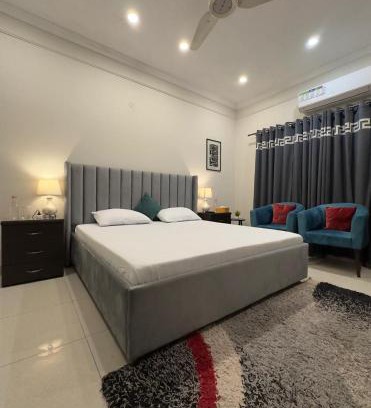 Faisalabad House | Cozy & Peaceful Rooms Near Lyallpur Galleria