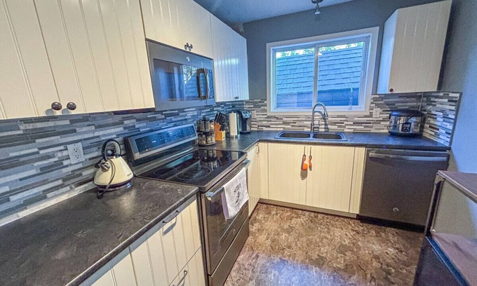 Okanagan-Similkameen House | Cozy Penticton Townhome with Private Yard