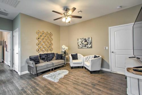 Peoria Apartment | Cozy Peoria Apartment - Golf, Hike and Bike!