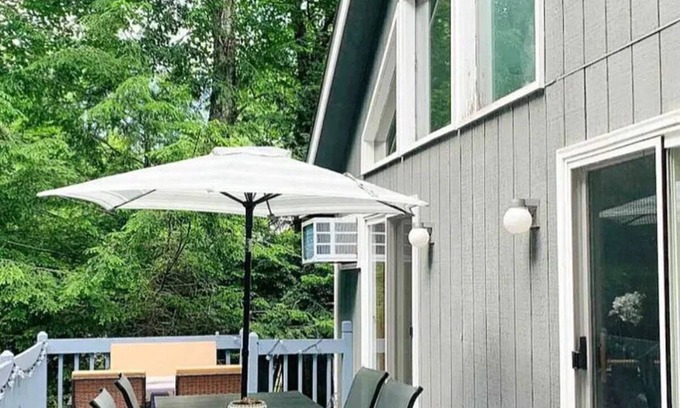 Tobyhanna House | Cozy Pocono Retreat in Golf Course Community with plenty of activities around.