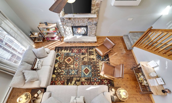 Albrightsville Ski Chalet | Cozy Poconos Chalet - w/Hot Tub, Sauna, & Lake Access!