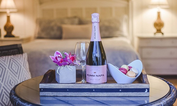 Napa Condo | Cozy Premium Jr. Suite, In Beautiful Napa Valley -Perfect for Couples