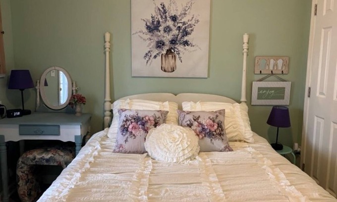 Harpers Ferry Apartment | Cozy private ground floor apartment in townhome walking distance to historic HF