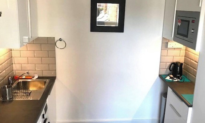 Northampton Apartment | Cozy quiet City Escape - Northampton Apartment