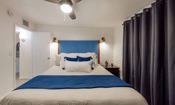 St. Francis Cabrini Apartment | Cozy/Remodeled/Central/2 BR 1 BA/Spotless