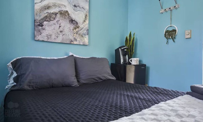 Old Orchard Beach Apartment | Cozy Room | Pool & Spot