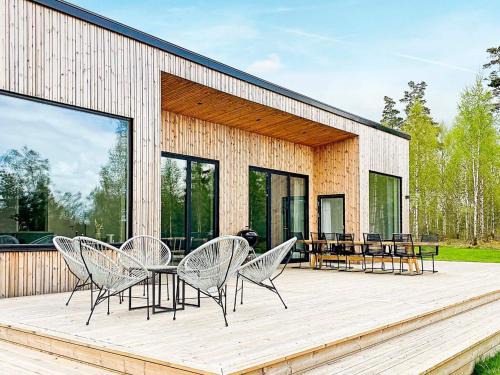 Hacksvik House | Cozy Sea House with Guest Cottage