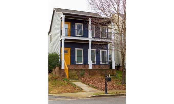 Rogers House | Cozy shotgun style house, centrally located in Northwest Arkansas.