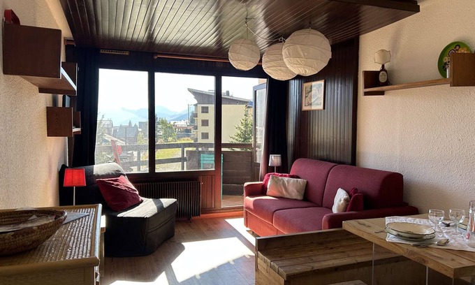 Montgenevre Apartment | Cozy Ski Studio for 2 in Montgenèvre with Parking and Balcony