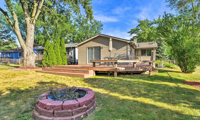 Commerce Township House | Cozy Southeast Michigan Home w/ Private Yard