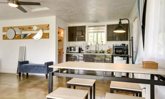 Keaau Cabin | Cozy Space - 1 Mi to Ocean!