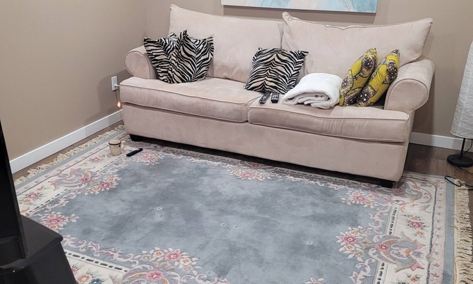 Southeast Edmonton Bed & Breakfast | Cozy spacious rooms including breakfast in a friendly quiet neighborhood