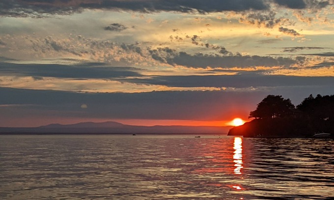 Malletts Bay Apartment | Cozy studio apartment near Island Line Bikeway and Lake Champlain.