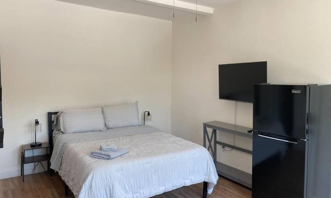 Ybor City Apartment | Cozy Studio Apartment in Tampa with Parking
