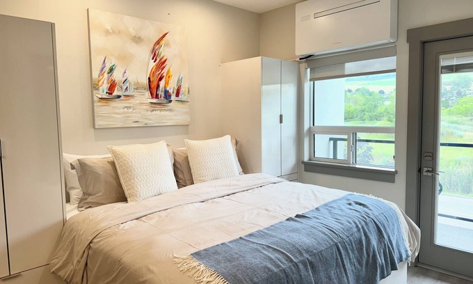 Vernon Condo | Cozy studio apartment seconds to Okanagan Lake!
