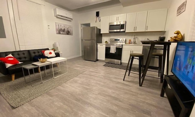 Tampa Heights Apartment | Cozy Studio Bungalow Walk to Armature and Downtown