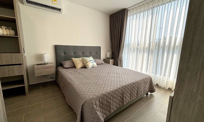 Cali Apartment | Cozy studio Cali with WiFi, AC, Pool